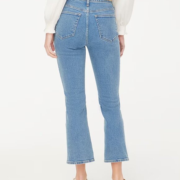 NWT: J. Crew Petite Flare Crop Jean in Signature Stretch - Misty Indigo Wash - Picture 3 of 8